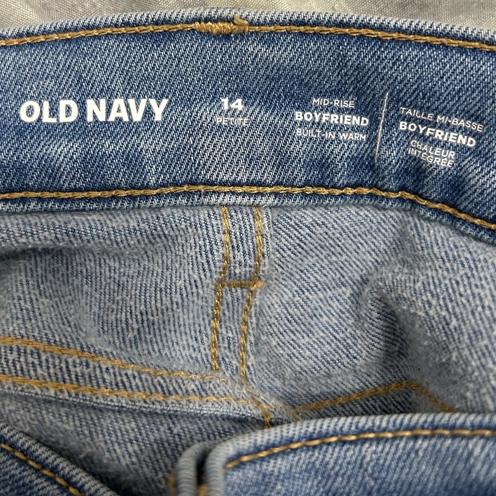 Old Navy Women’s Light Blue Relaxed Jeans 14 Petit Boyfriend Midrise - Picture 2 of 3